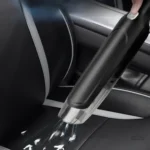 Aspirateur compact pour nettoyage intérieur de voiture