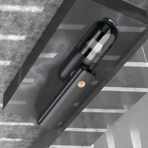 Nettoyage pratique en voiture avec aspirateur sans fil Tornado™