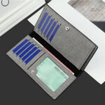 Accessoire pratique pour carte grise en format compact
