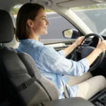Coussin ergonomique gris pour confort lombaire en auto