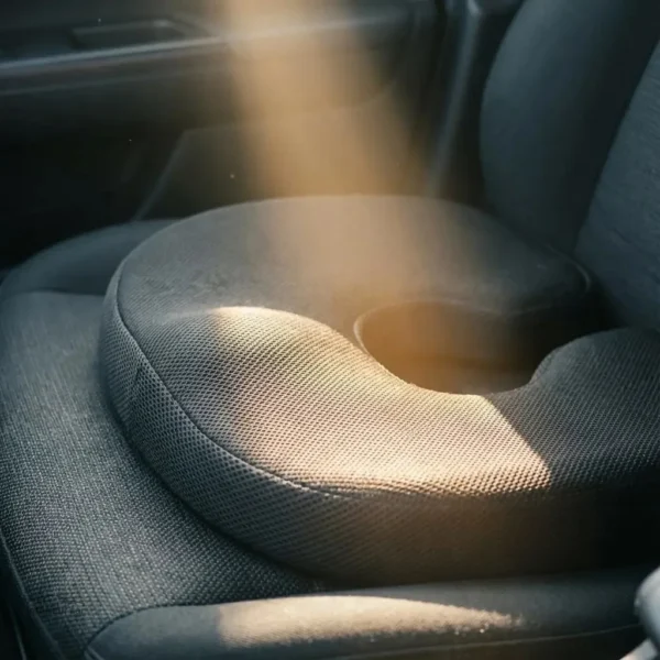 Coussin confort voiture gris pour soulagement des hémorroïdes