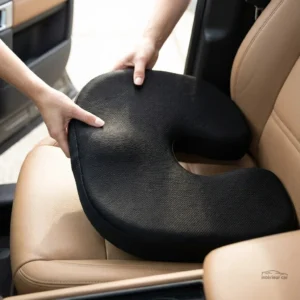 Coussin ergonomique pour soulagement hémorroïdes en voiture