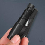 Couteau d'urgence pour briser les vitrages en cas de besoin