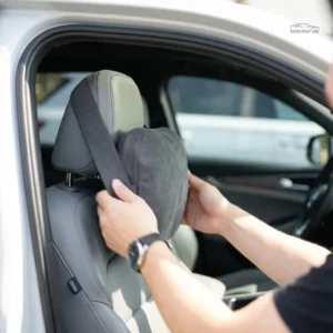 Daim anthracite : oreiller de voyage pratique et confortable