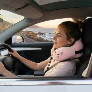 Oreiller cervical voiture motif chaton rose