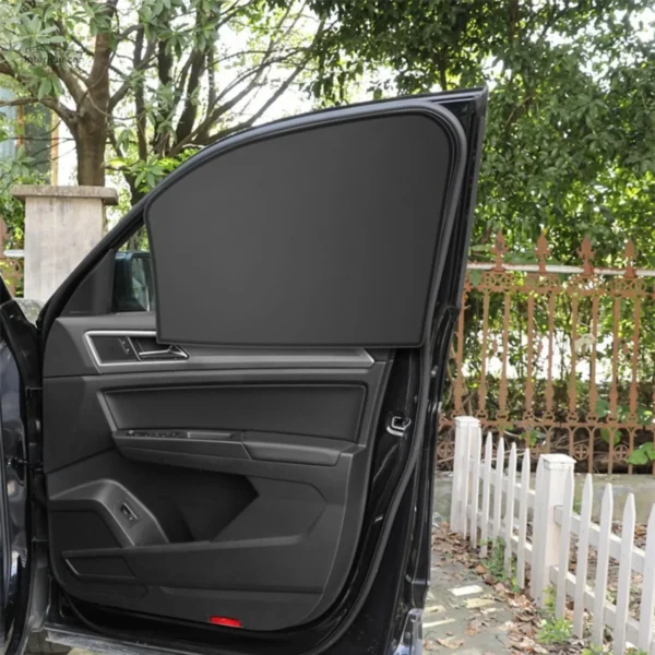 Protection solaire voiture avec rideaux efficaces